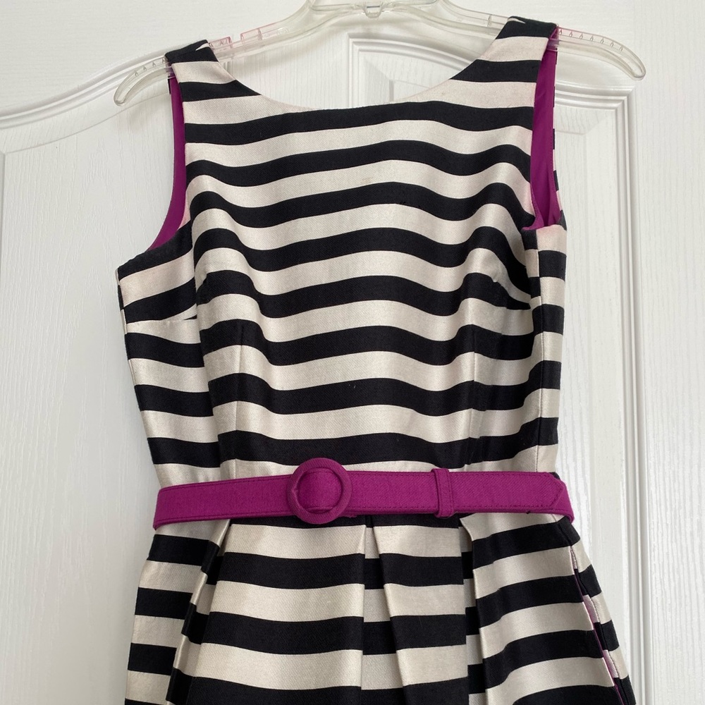 Princess style dress with pockets